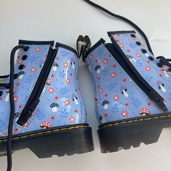 NWOT Dr. Martens Toddler 1460 Patent Woodland Lace Up Boots Size 13 - Picture 12 of 16